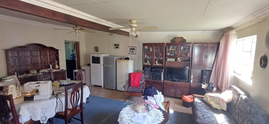 6 Bedroom Property for Sale in Freemanville North West